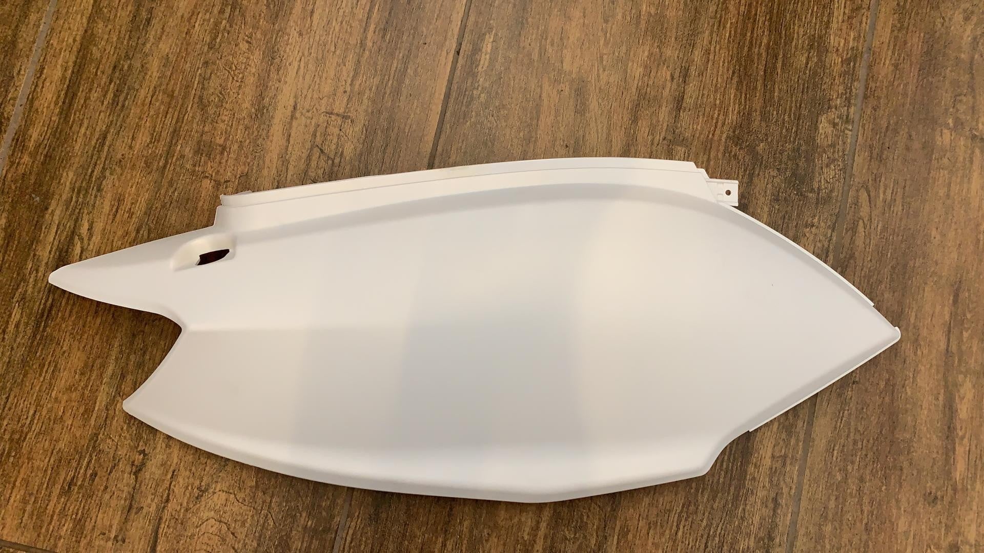 PLASTICA POSTERIORE DESTRA BIANCA NERO GRIGIO-SCOOTER ELETTRICO SKY II REVENGE