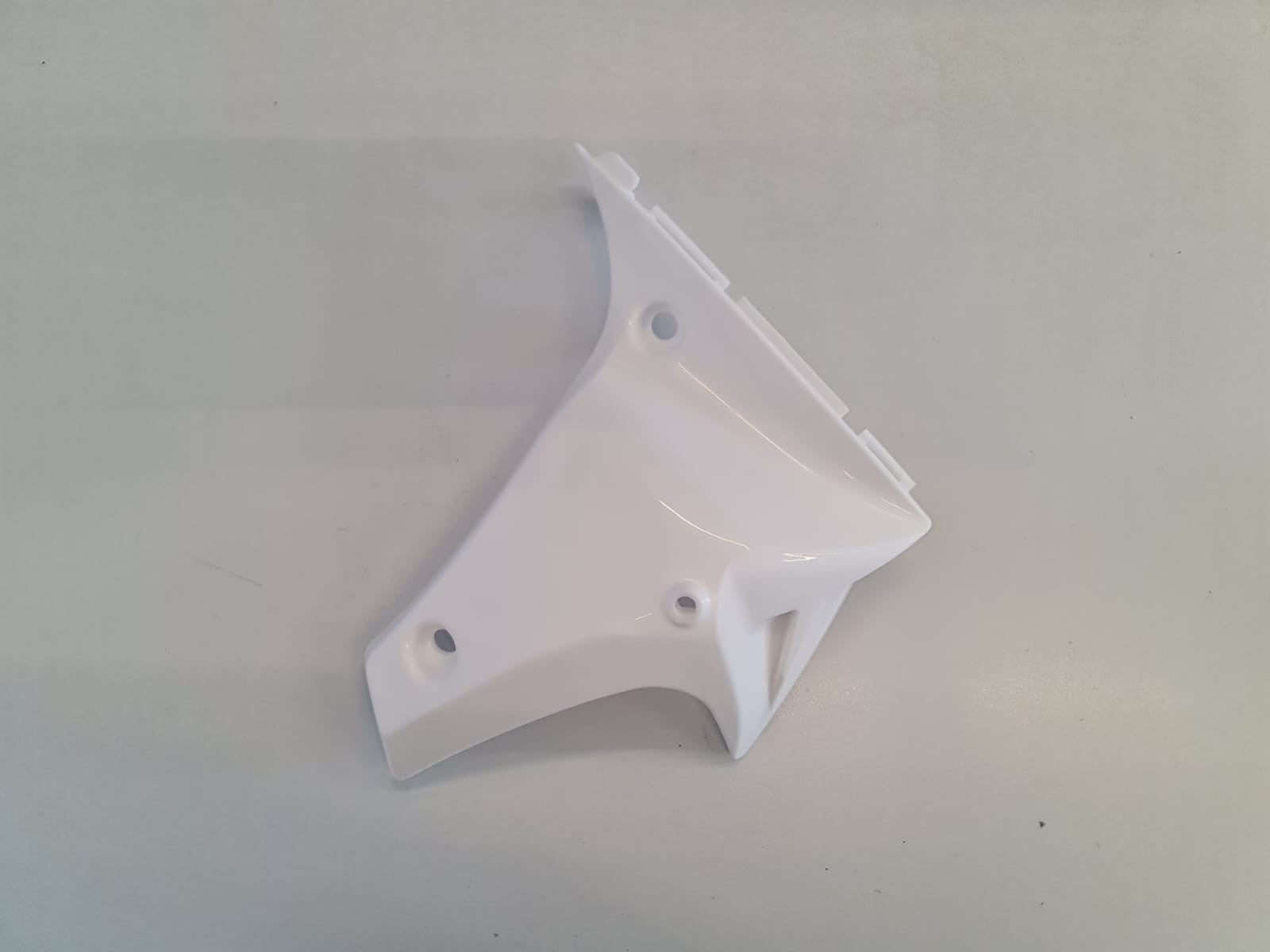 PLASTICA LATO DESTRO SOTTO SERBATOIO PER QUAD ATV KAYO AT110 AT125 110CC 125CC