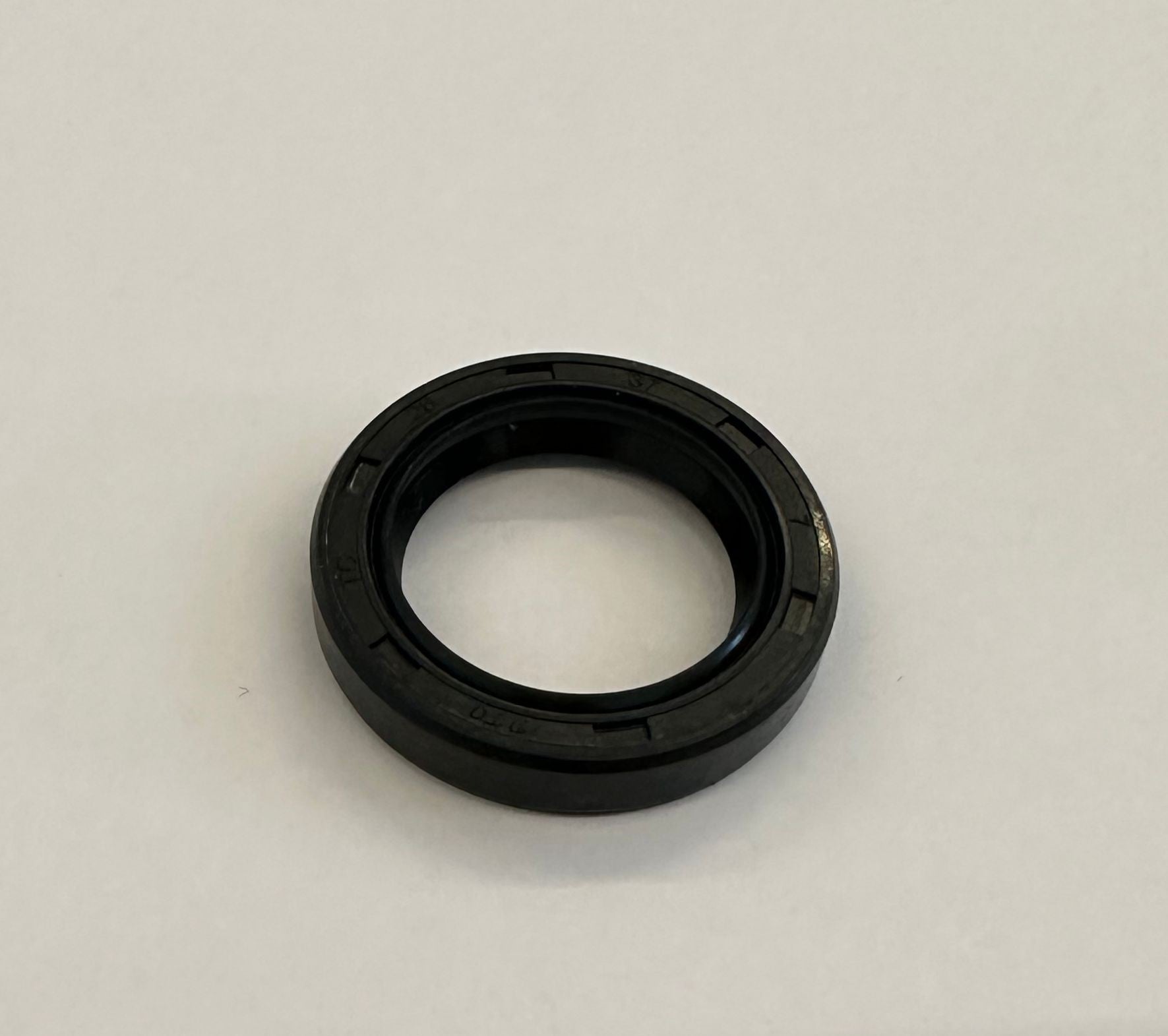 PARAOLIO MOZZO ANTERIORE 37X26X7 PER CROSS KAYO T4 250cc