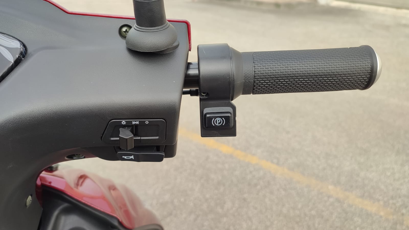 Scooter Elettrico X-TECH 1250W 48V 20AH - TARGABILE