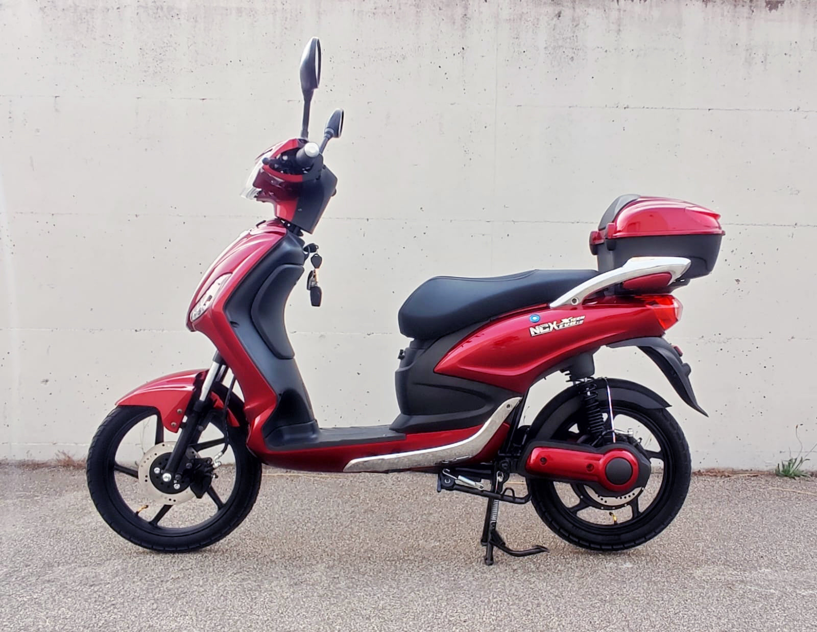 Scooter Elettrico X-TECH 1250W 48V 20AH - TARGABILE